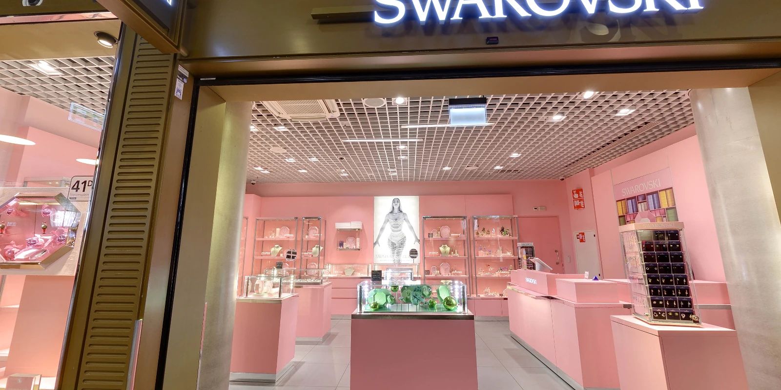 360° virtual tour preview — Swarovski